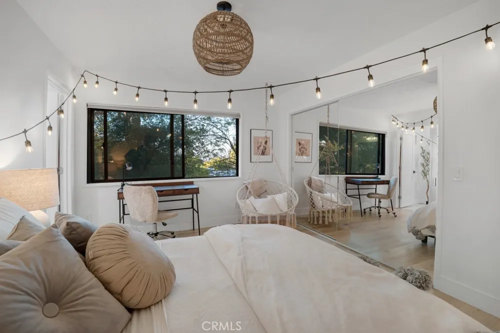 23680 Summit Calabasas, CA 91302