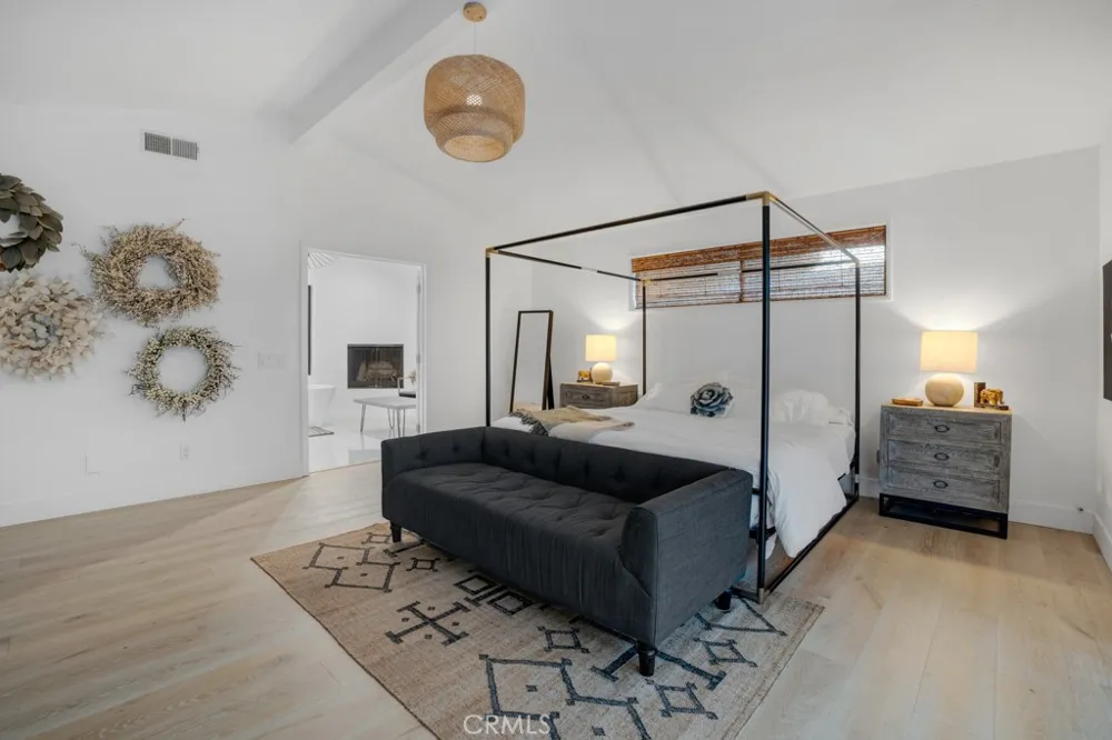 23680 Summit Calabasas, CA 91302