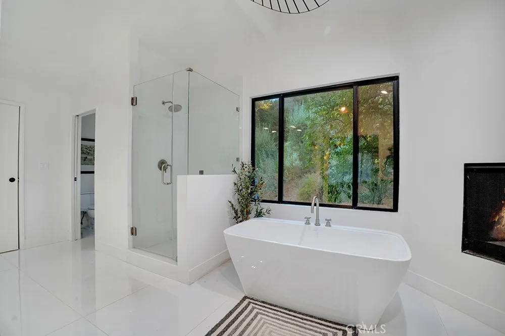 23680 Summit Calabasas, CA 91302