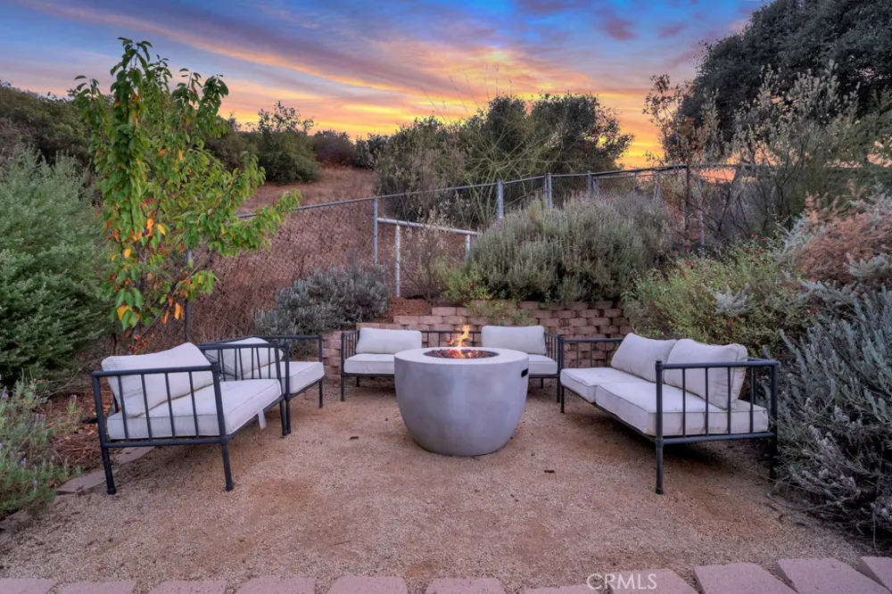 23680 Summit Calabasas, CA 91302