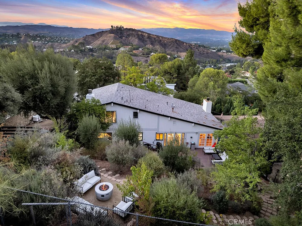 23680 Summit Calabasas, CA 91302