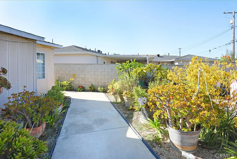 14902 Purdy Midway City, CA 92655