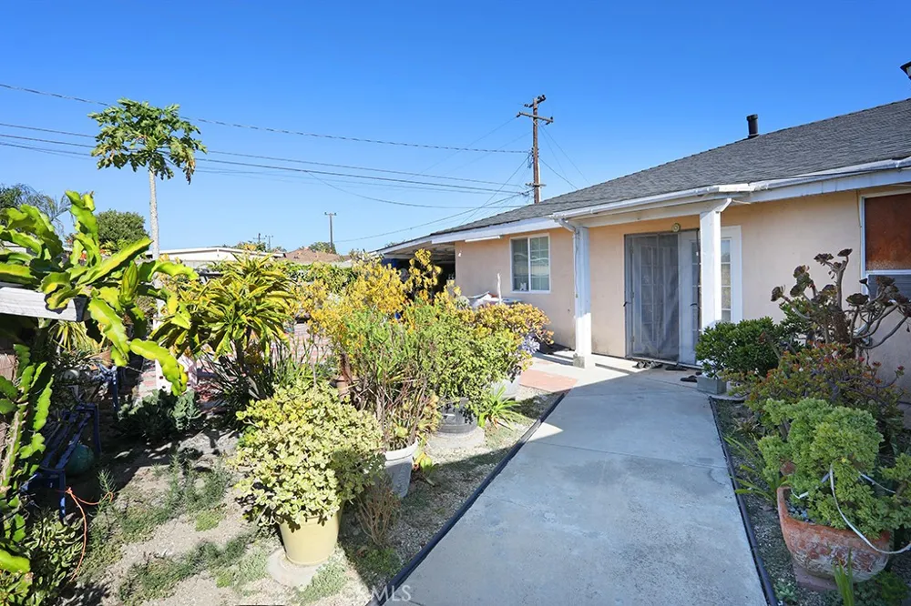 14902 Purdy Midway City, CA 92655