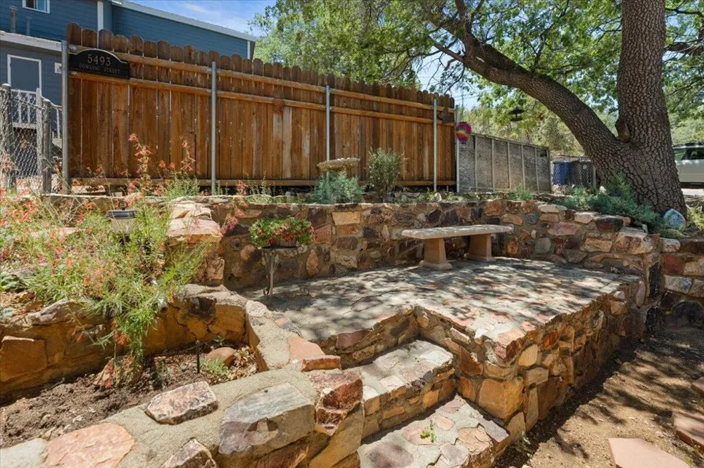 819 Holmes Lane Sugarloaf, CA 92386