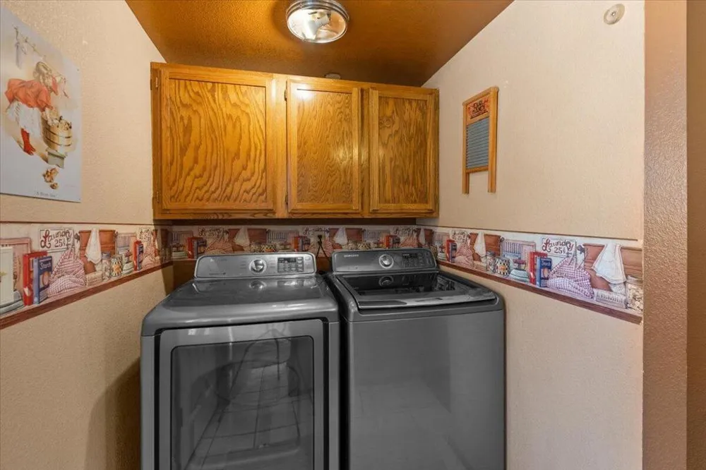 819 Holmes Lane Sugarloaf, CA 92386