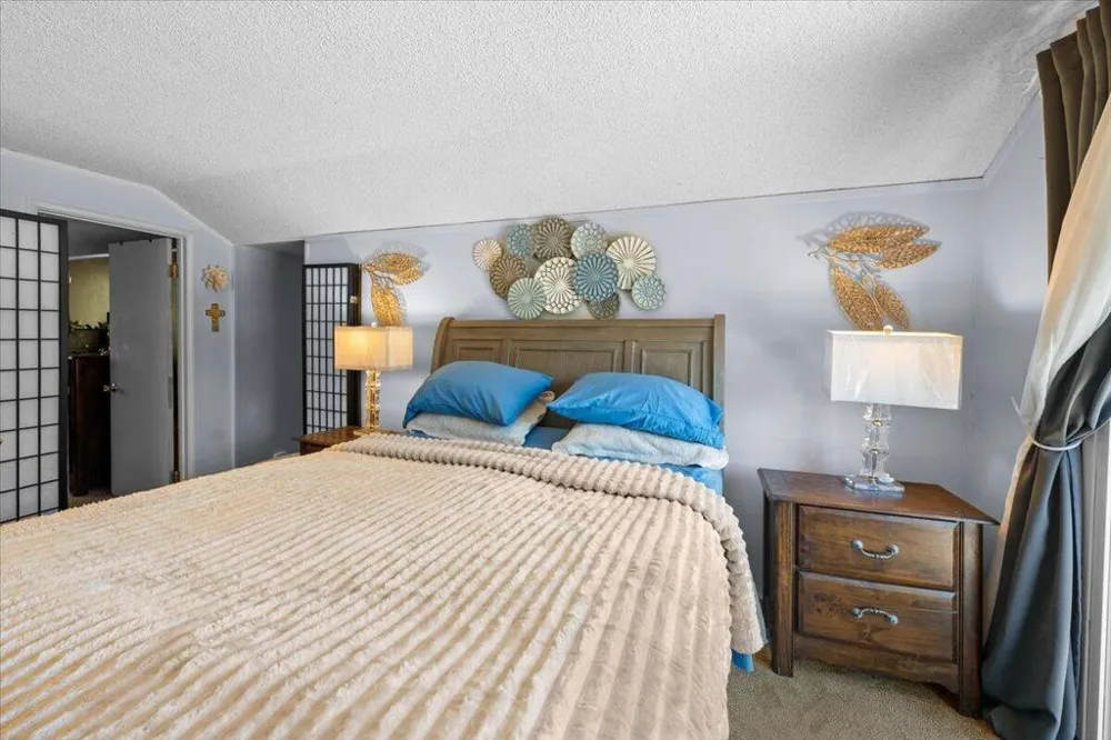 819 Holmes Lane Sugarloaf, CA 92386