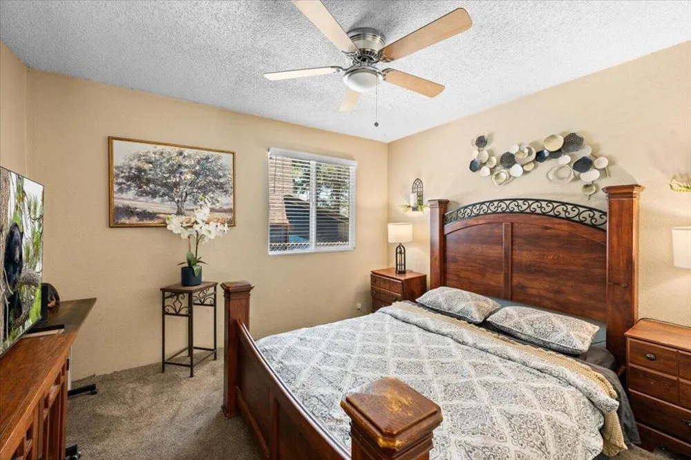 819 Holmes Lane Sugarloaf, CA 92386