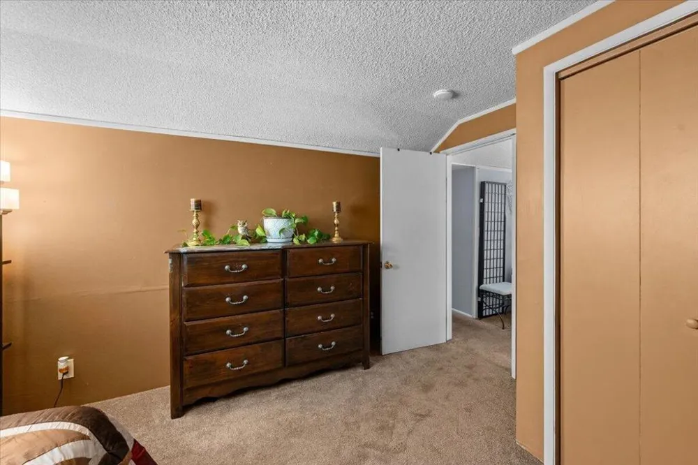 819 Holmes Lane Sugarloaf, CA 92386