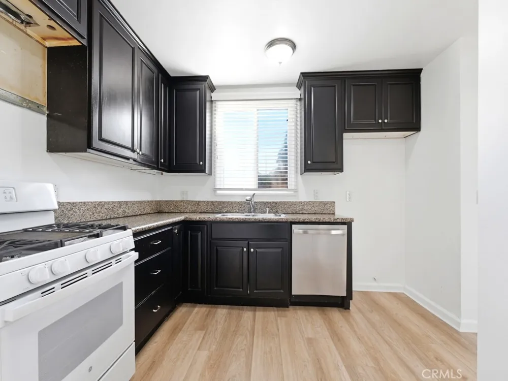 20457 Schoolcraft Street Winnetka, CA 91306