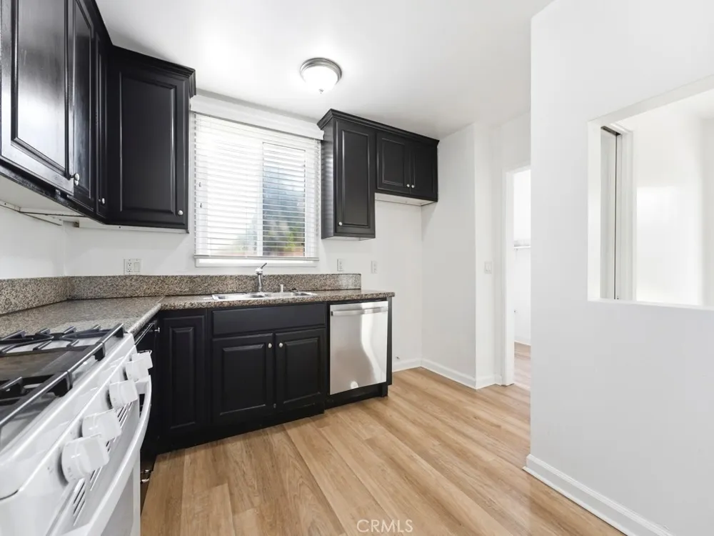 20457 Schoolcraft Street Winnetka, CA 91306