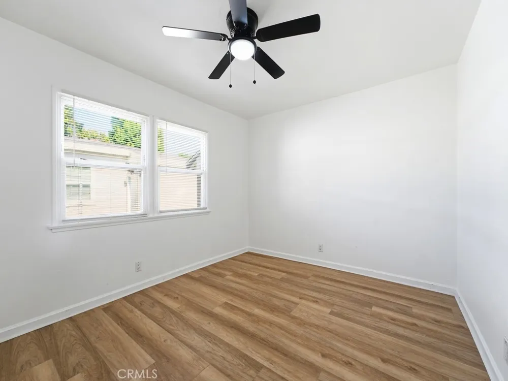 20457 Schoolcraft Street Winnetka, CA 91306