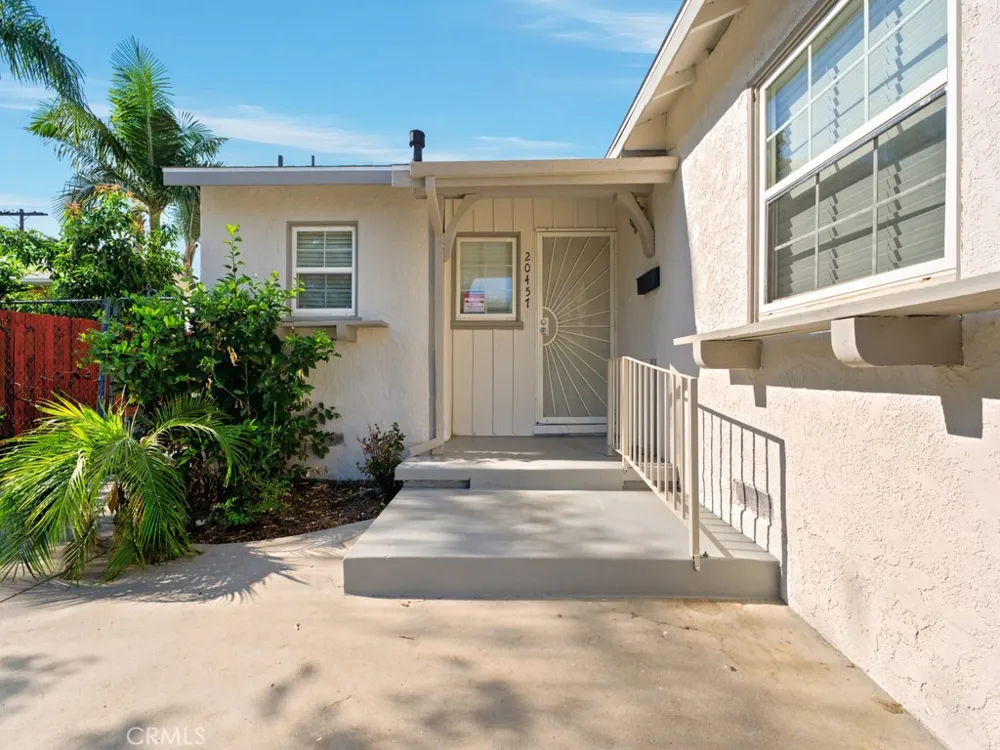 20457 Schoolcraft Street Winnetka, CA 91306