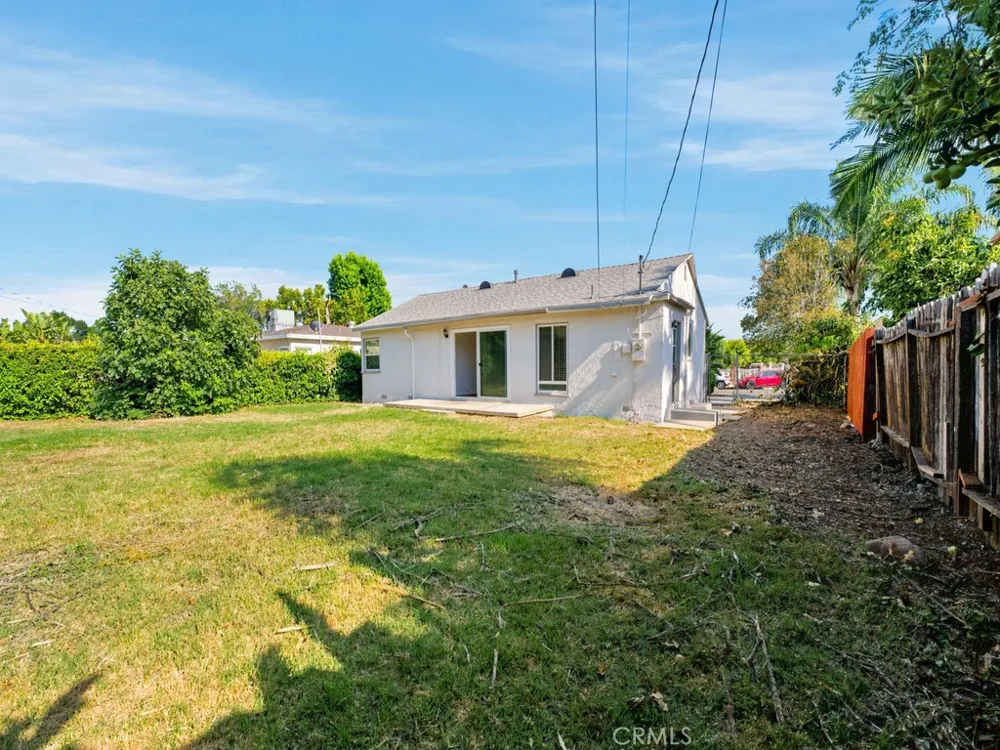 20457 Schoolcraft Street Winnetka, CA 91306