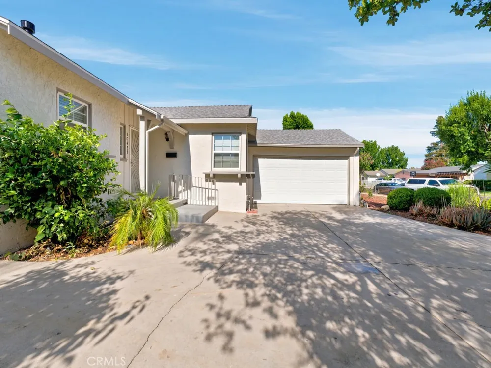 20457 Schoolcraft Street Winnetka, CA 91306