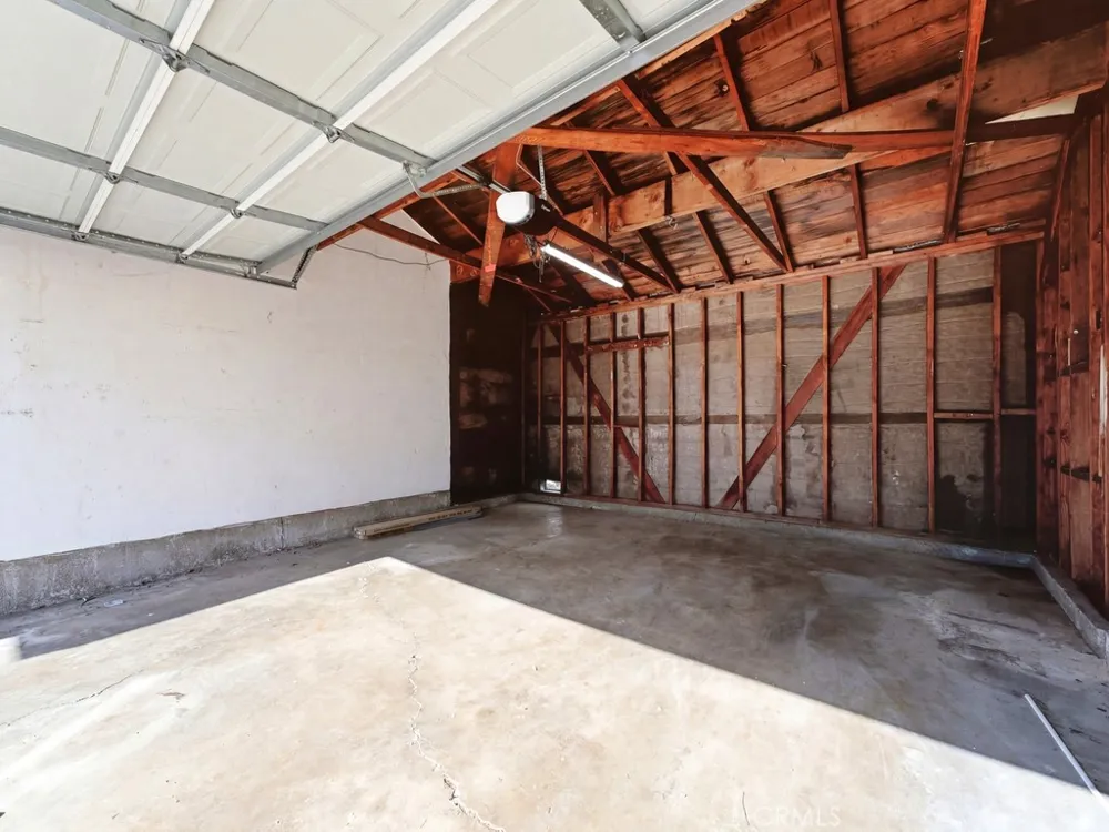 20457 Schoolcraft Street Winnetka, CA 91306