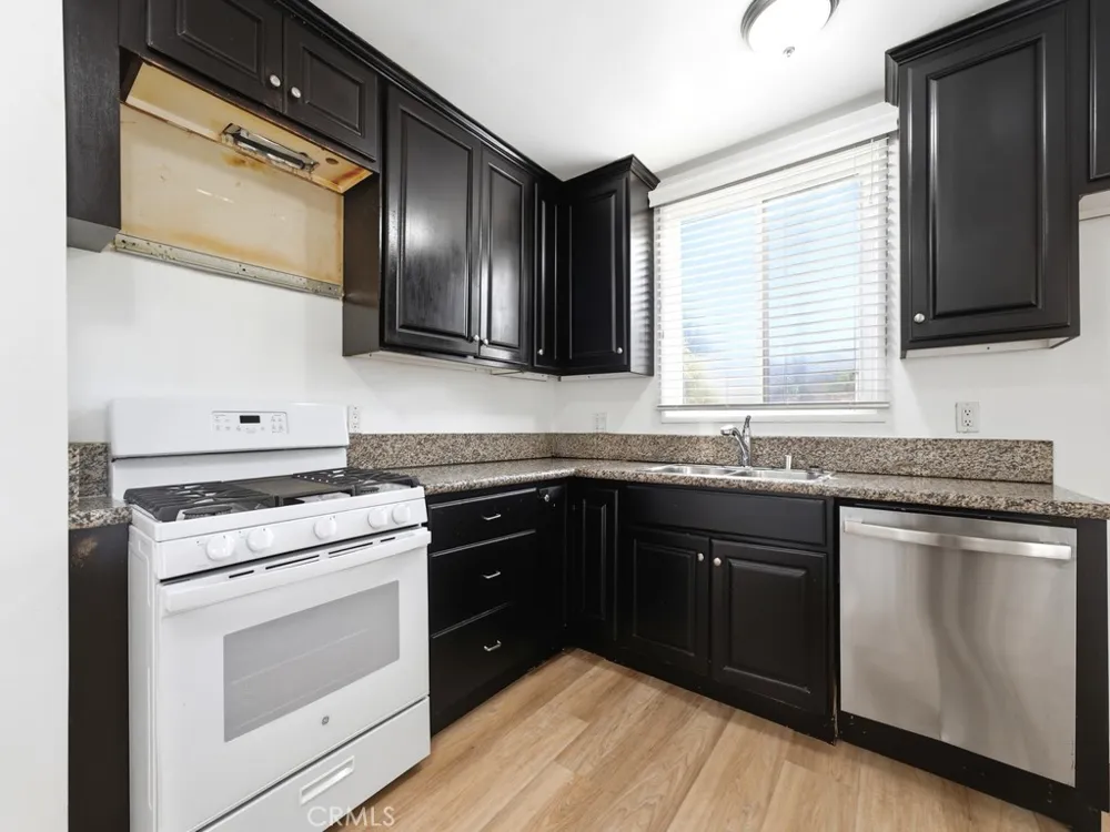 20457 Schoolcraft Street Winnetka, CA 91306