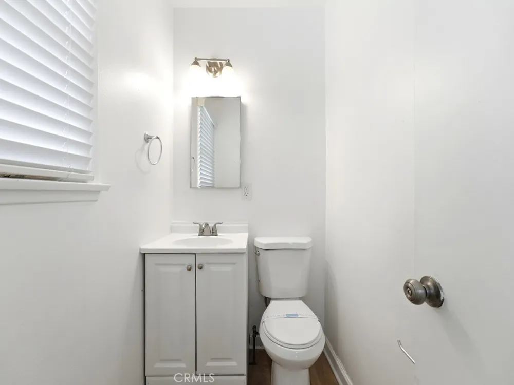 20457 Schoolcraft Street Winnetka, CA 91306