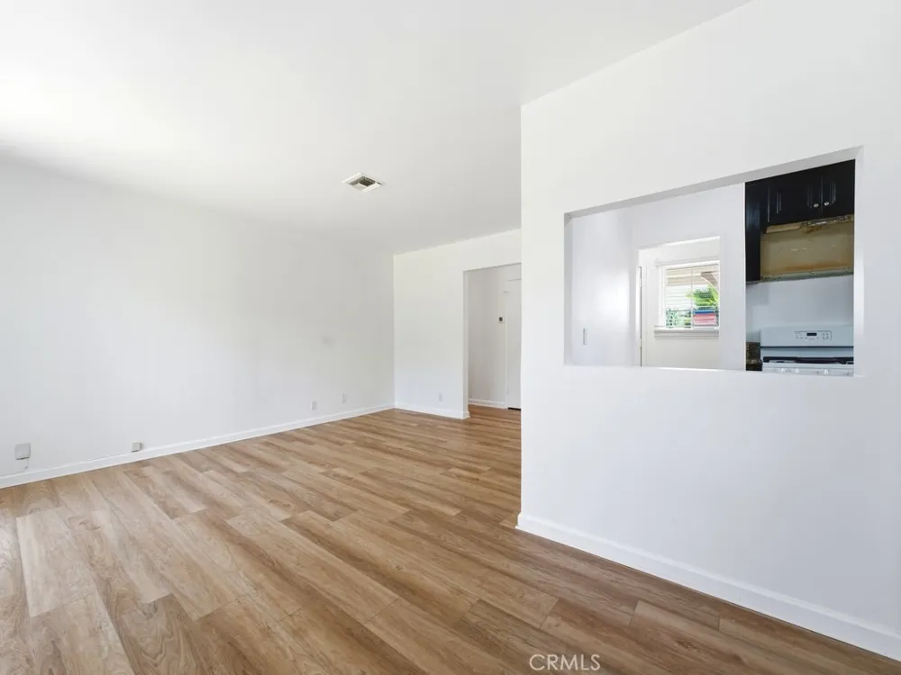 20457 Schoolcraft Street Winnetka, CA 91306