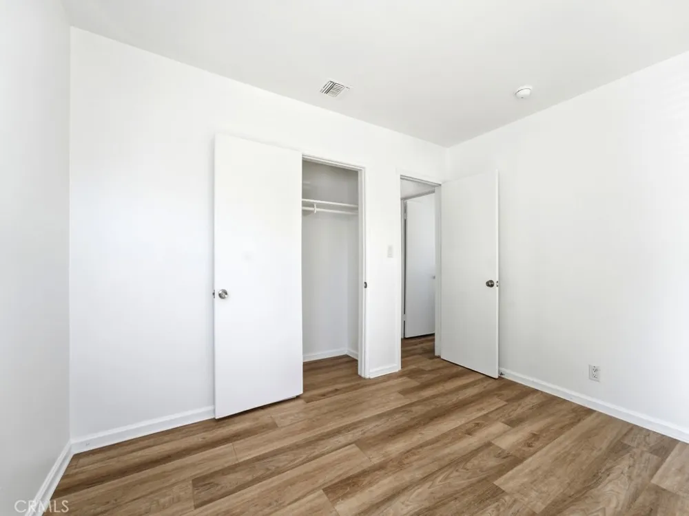 20457 Schoolcraft Street Winnetka, CA 91306