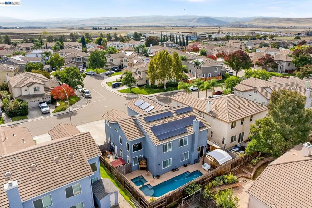 1531 Riverview Ave Tracy, CA 95377