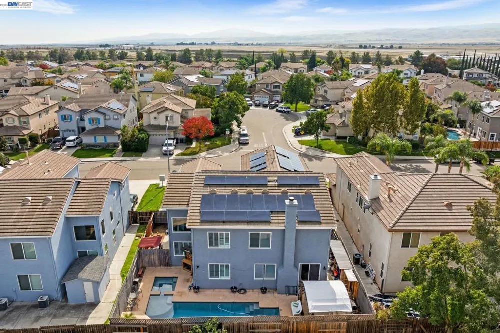 1531 Riverview Ave Tracy, CA 95377