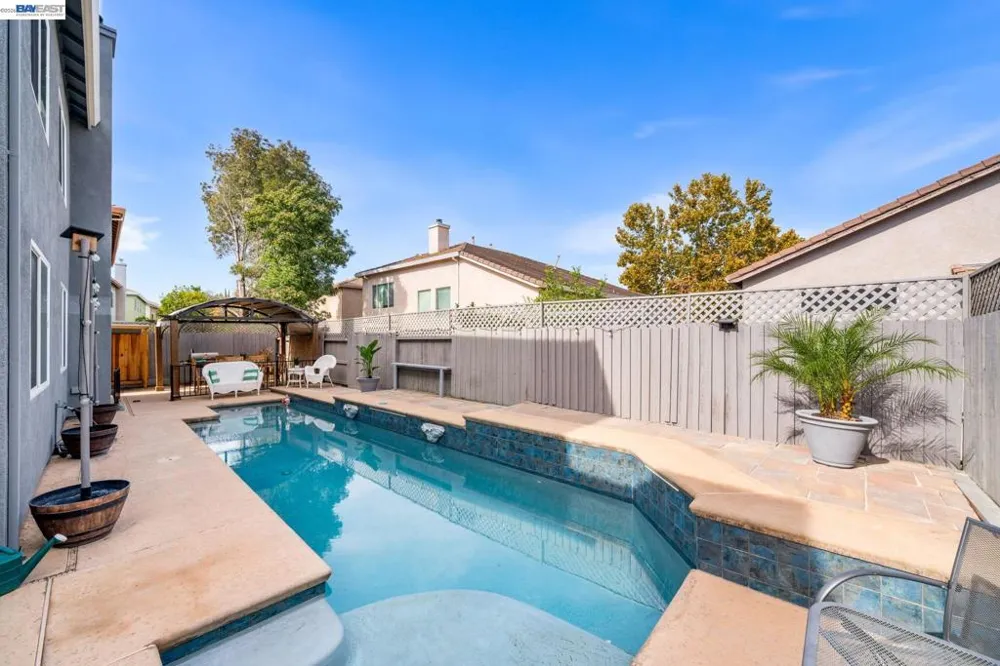 1531 Riverview Ave Tracy, CA 95377