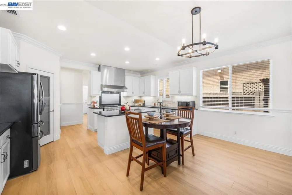 1531 Riverview Ave Tracy, CA 95377