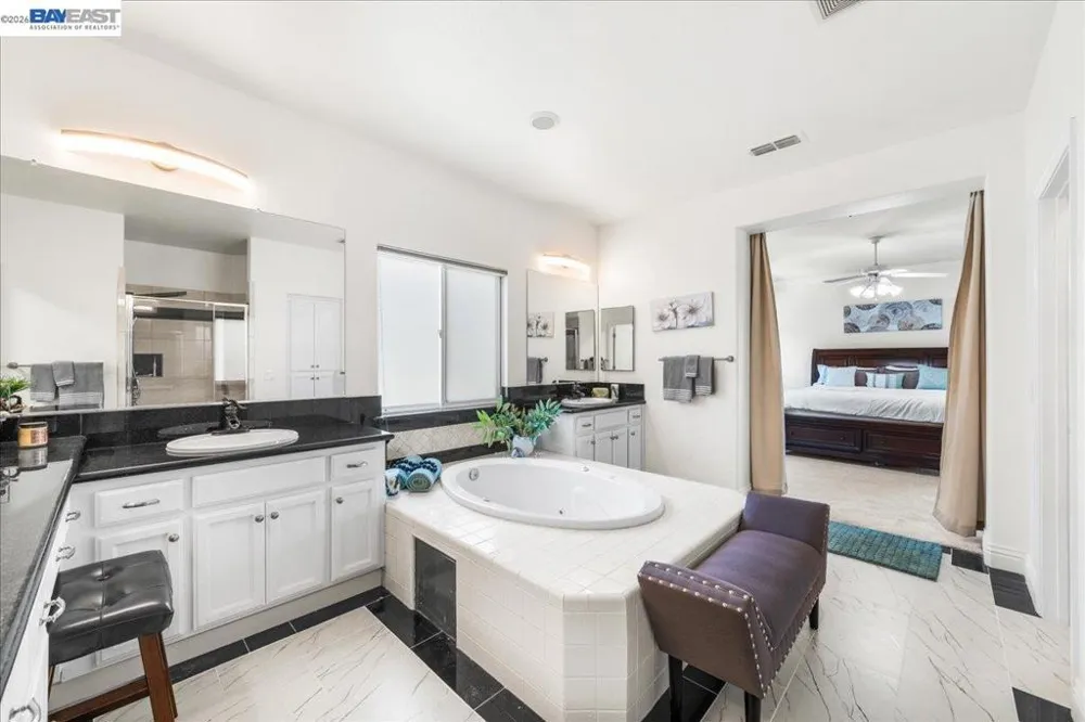 1531 Riverview Ave Tracy, CA 95377