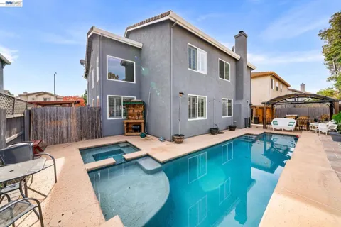 1531 Riverview Ave