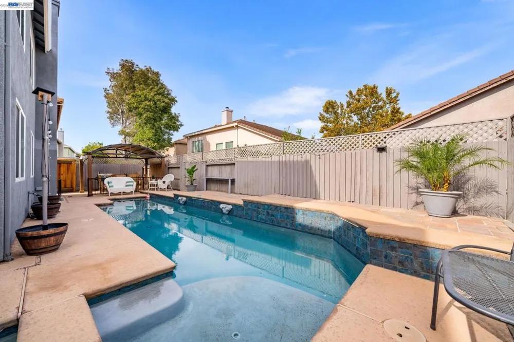 1531 Riverview Ave Tracy, CA 95377