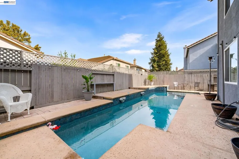 1531 Riverview Ave Tracy, CA 95377