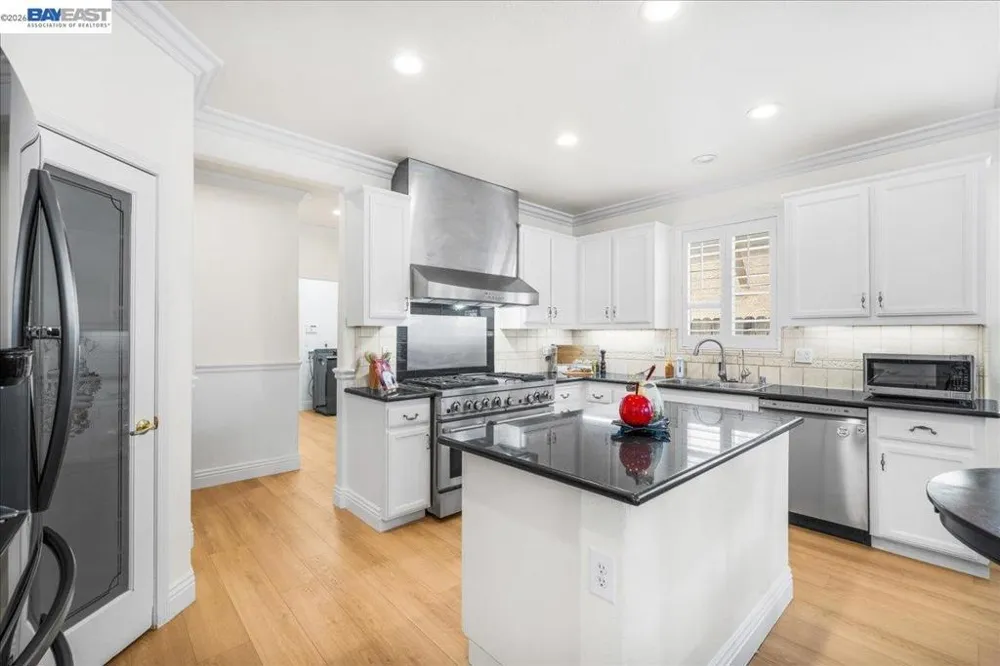 1531 Riverview Ave Tracy, CA 95377