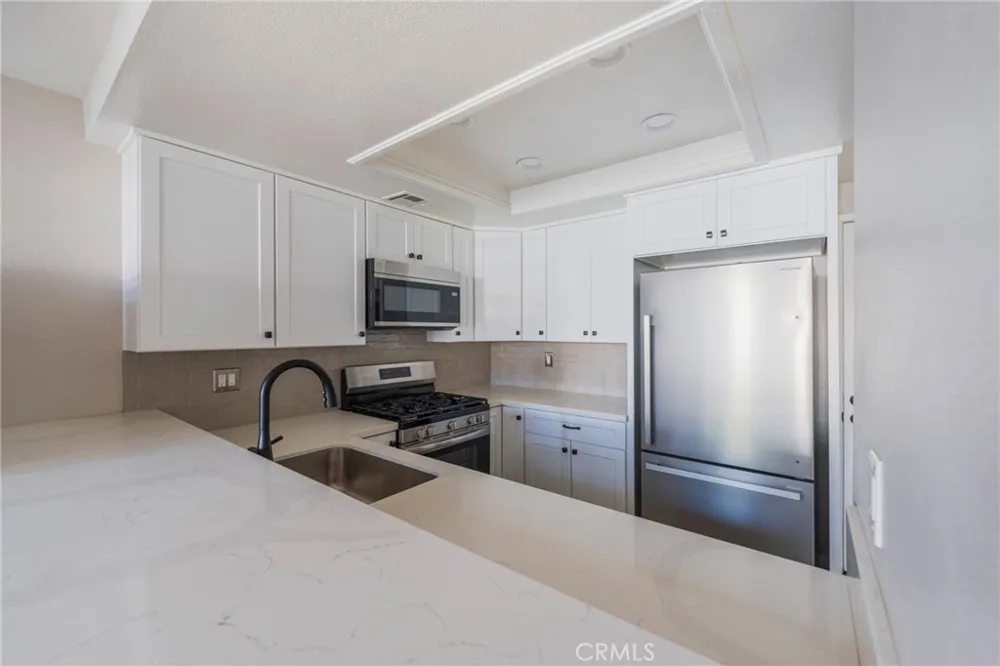 5694 E Los Angeles Simi Valley, CA 93063