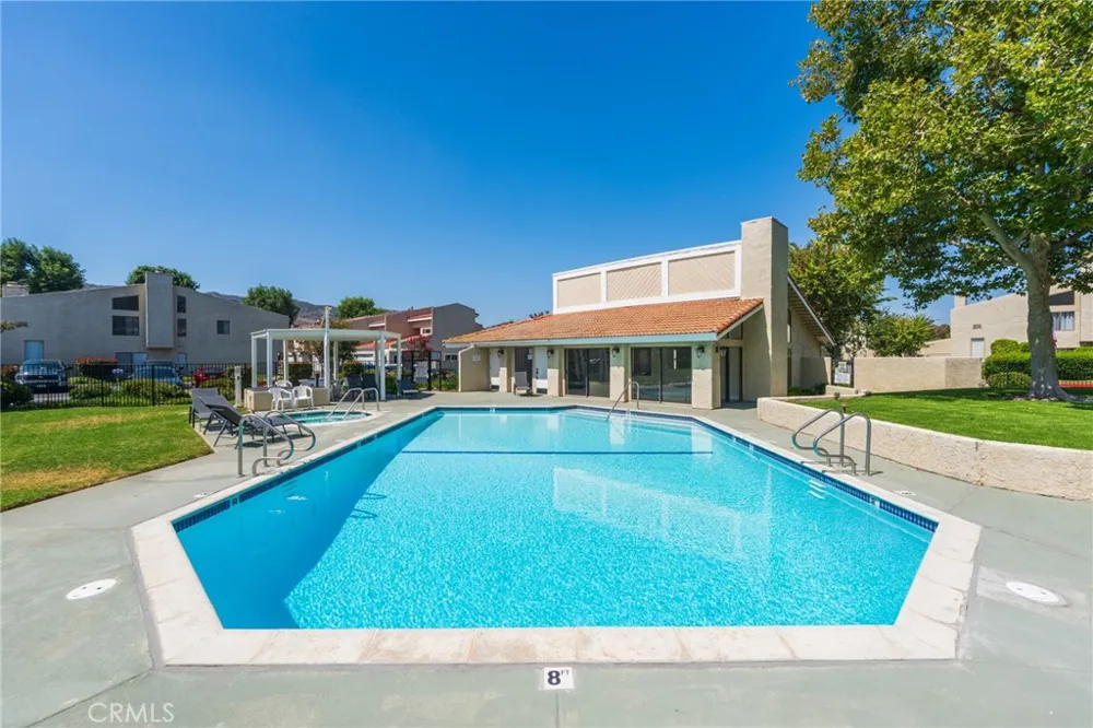 5694 E Los Angeles Simi Valley, CA 93063