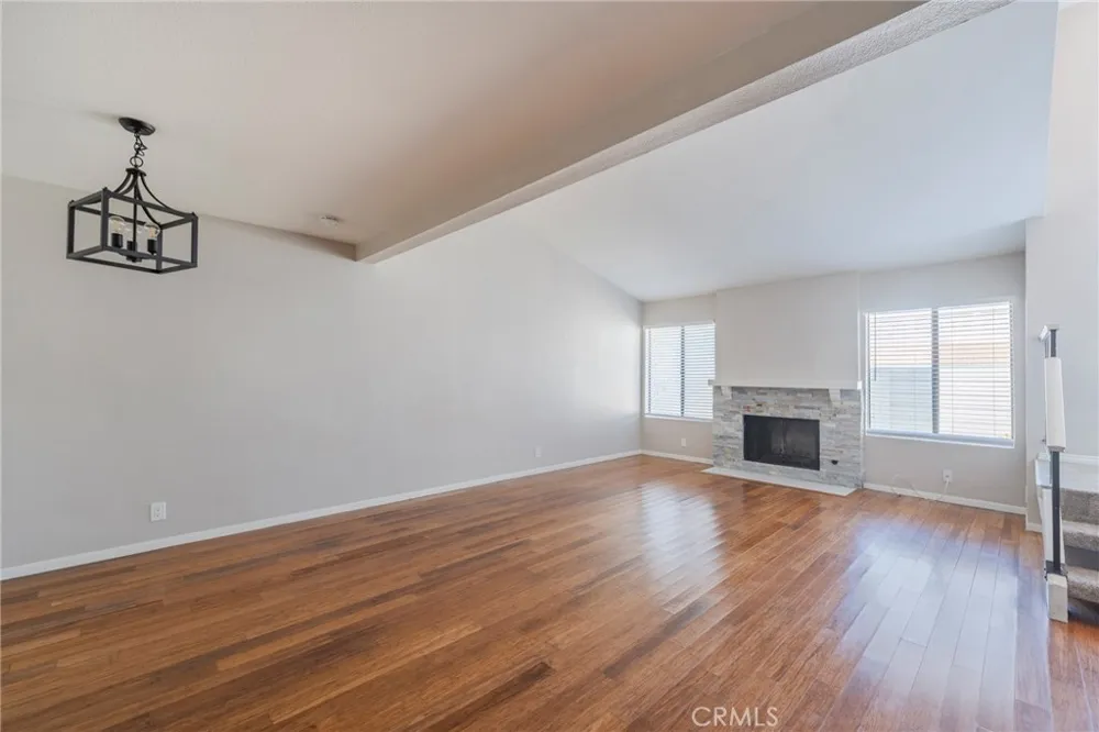 5694 E Los Angeles Simi Valley, CA 93063