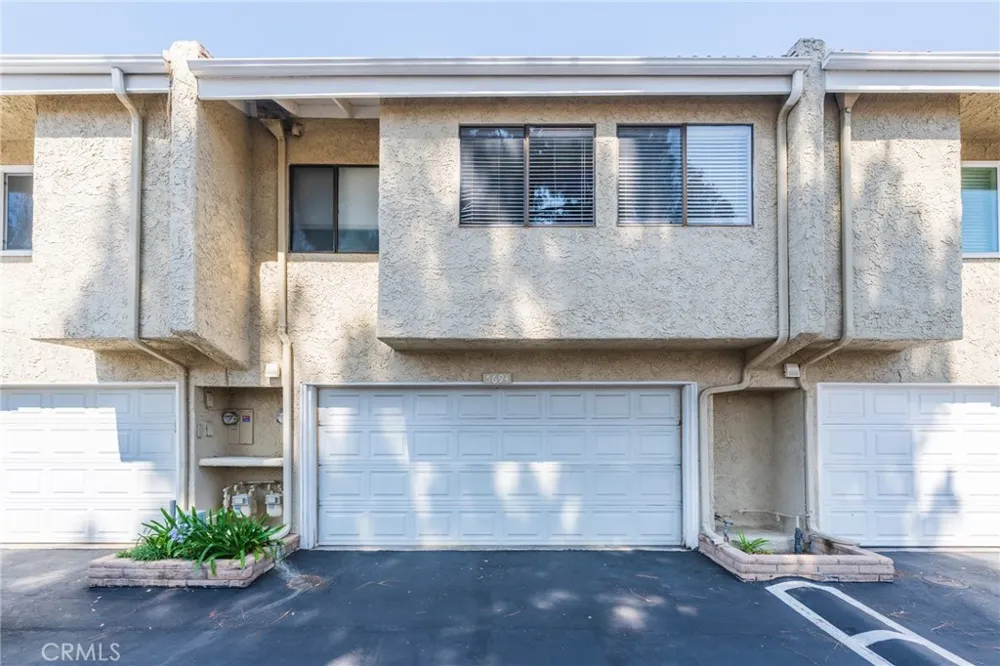 5694 E Los Angeles Simi Valley, CA 93063