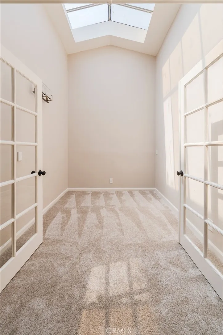 5694 E Los Angeles Simi Valley, CA 93063