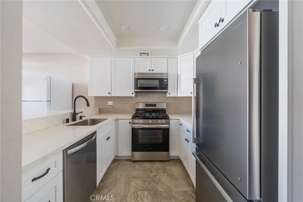 5694 E Los Angeles Simi Valley, CA 93063