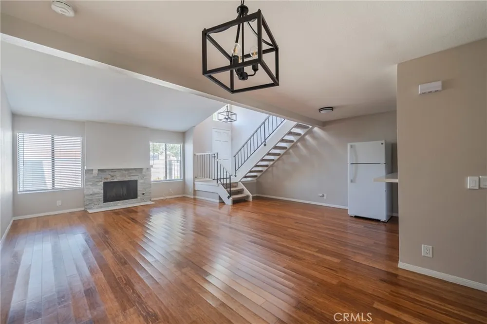 5694 E Los Angeles Simi Valley, CA 93063
