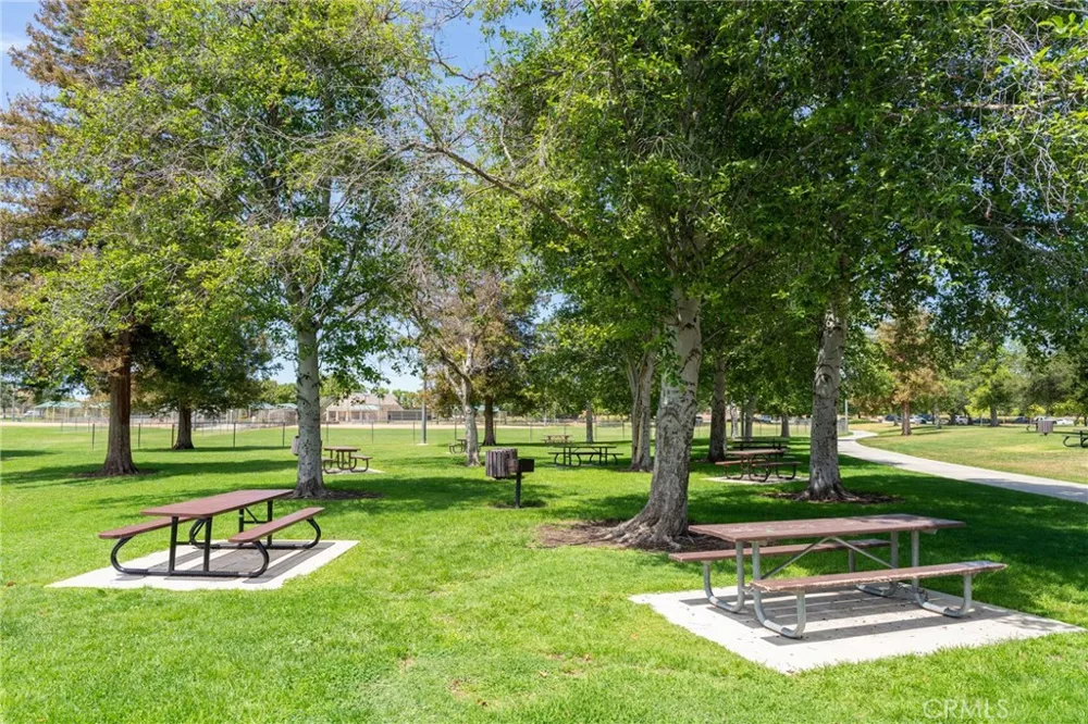 5694 E Los Angeles Simi Valley, CA 93063