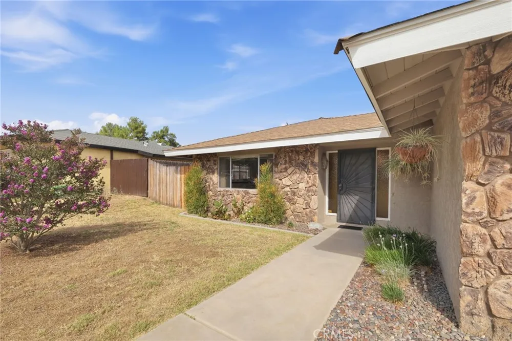 27195 Aurora Hemet, CA 92544