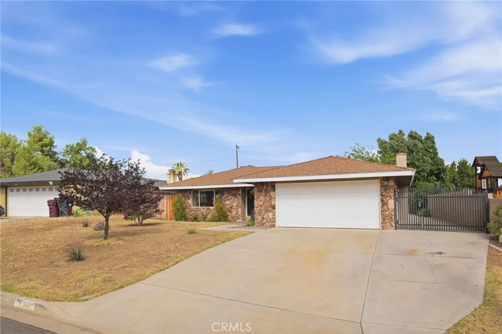 27195 Aurora Hemet, CA 92544