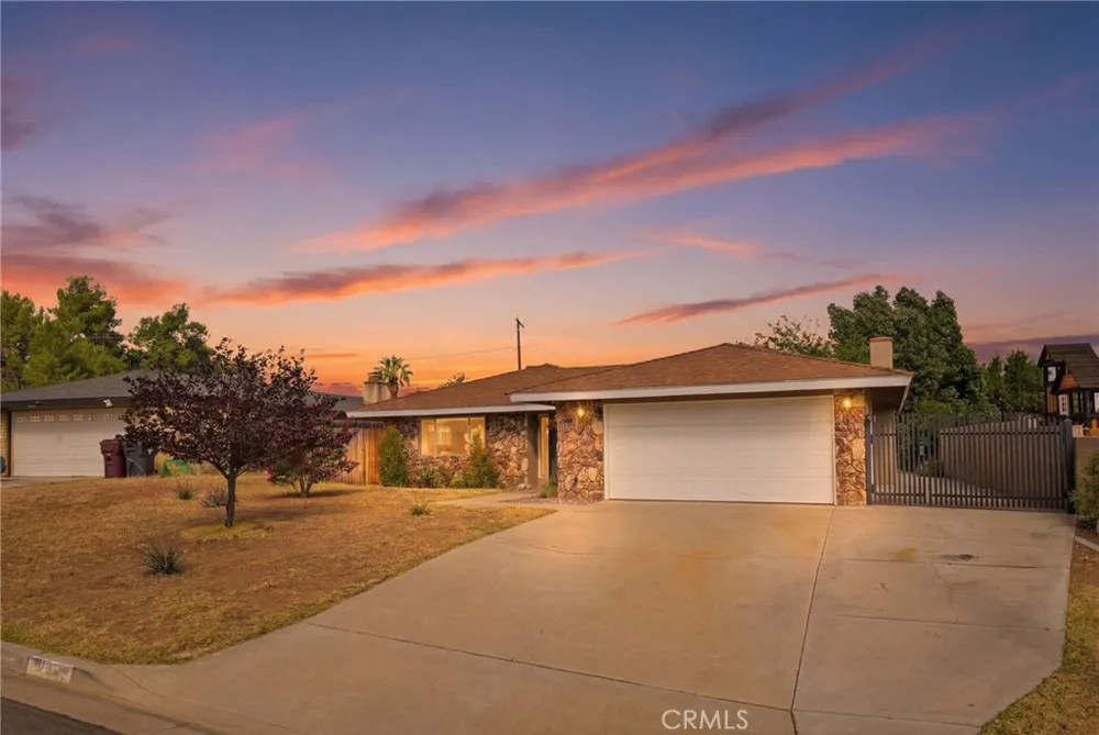 27195 Aurora Hemet, CA 92544