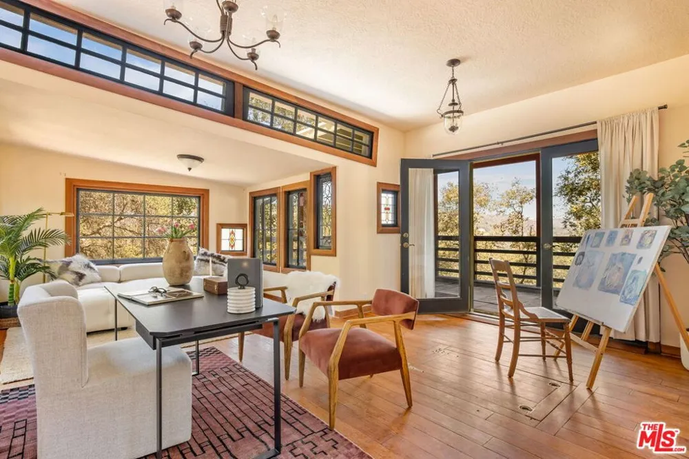 19805 Valley View Drive Topanga, CA 90290