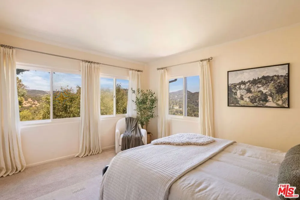 19805 Valley View Drive Topanga, CA 90290