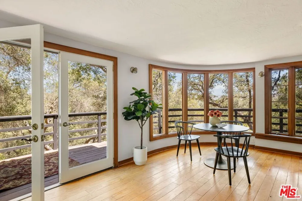 19805 Valley View Drive Topanga, CA 90290