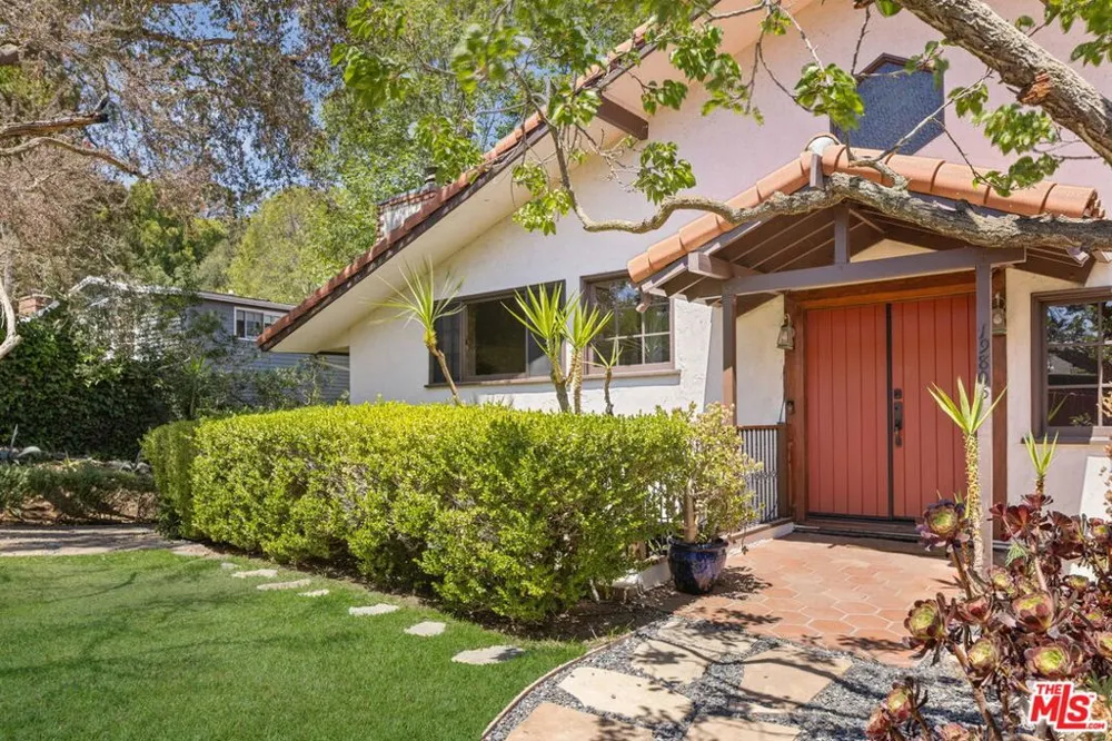 19805 Valley View Drive Topanga, CA 90290