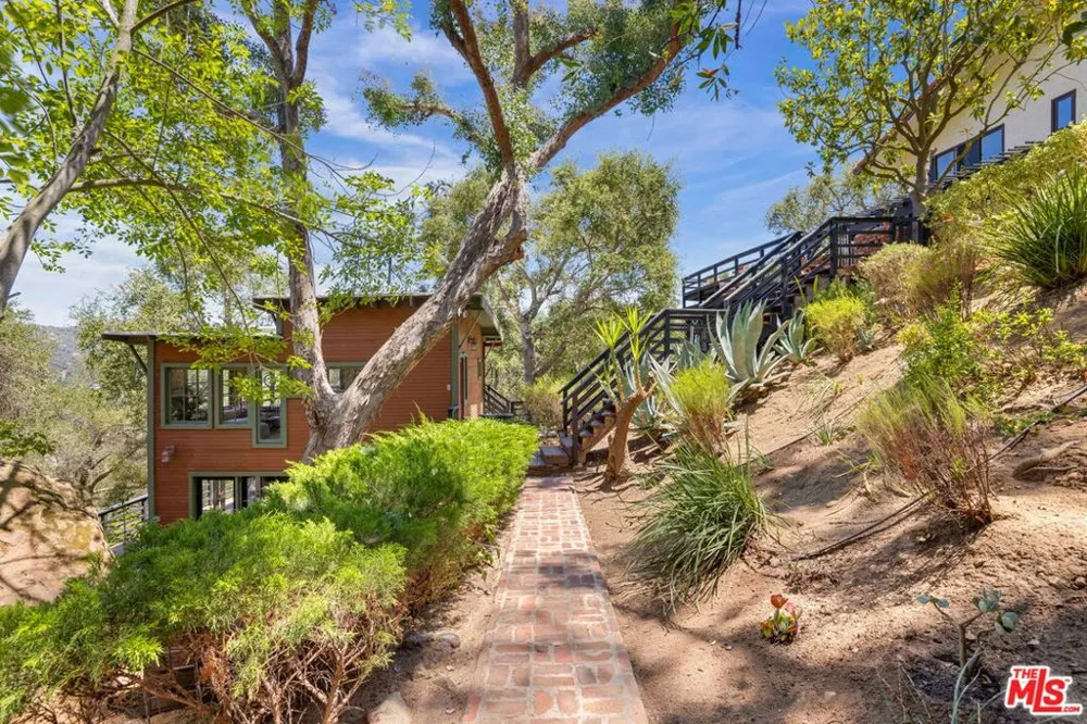 19805 Valley View Drive Topanga, CA 90290
