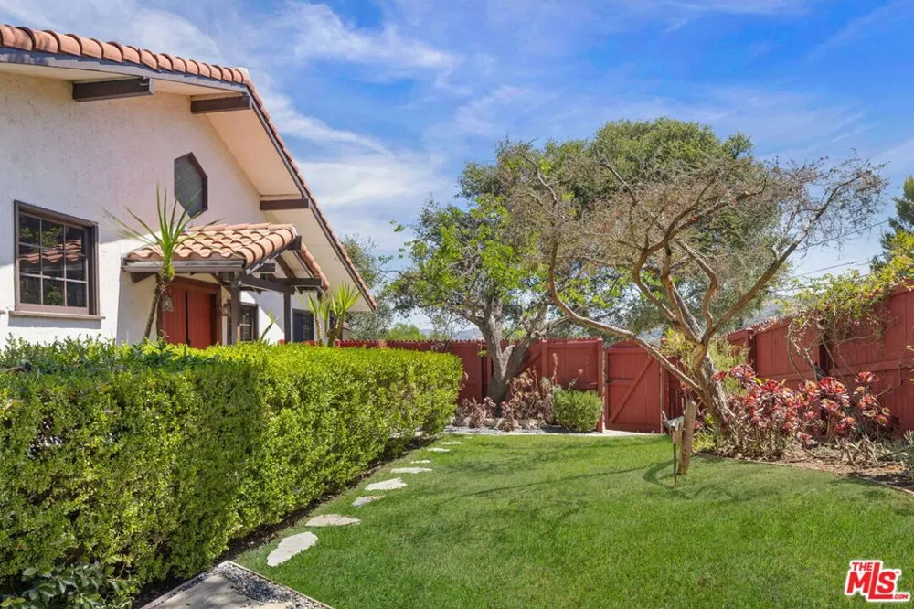 19805 Valley View Drive Topanga, CA 90290