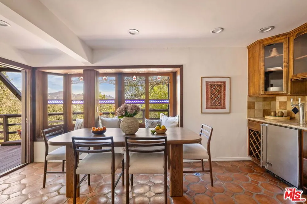 19805 Valley View Drive Topanga, CA 90290
